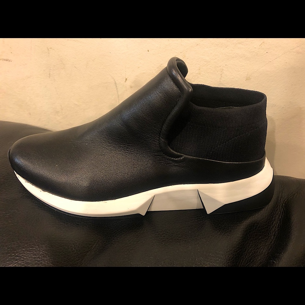 Via Spiga Sneaker Shoes 7.5